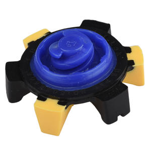 Tacos de Golf de TPU Tri-Lok con Rotación, Forro de Malla Transpirable, Parte Superior de Cuero, Suela de Goma, para Verano e Invierno, Amarillo y Rojo, Venta al Por Mayor de Fábrica - Product Image 2