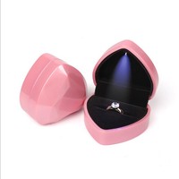 Boîte à bijoux personnalisée avec éclairage LED en forme de cœur argenté rose pour bijoux