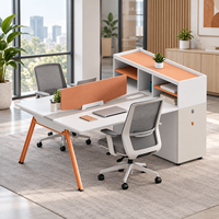 Bureau de travail moderne pour 2 personnes avec armoire de rangement, cloison d'intimité et gestion des câbles pour mobilier de bureau d'équipe