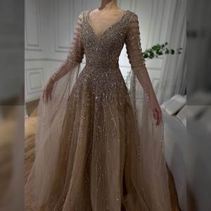 Vestidos de Noche Largos Árabes <span class=keywords><strong>con</strong></span> Cuello en V Azul, Adornados <span class=keywords><strong>con</strong></span> Cuentas, <span class=keywords><strong>con</strong></span> Mangas Tipo <span class=keywords><strong>Capa</strong></span>, Serene Hill LA72750, Elegantes Vestidos para Ocasiones Formales - Product Image 6
