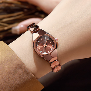 Nouvelle montre à quartz étanche 2026 pour femme, vente en gros, montre-bracelet de luxe de niche exquise - Product Image 6