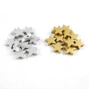 Perles en vrac en bois étoile et or argent en gros 20mm 50 pièces sac Opp copeaux de bois mélangés pour bijoux perles en bois 4 mm couleurs - Product Image 3