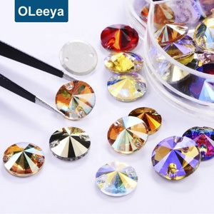 OLeeya Vente en gros Strass en verre K9 5A de qualité supérieure à dos plat 12mm à coudre sur vêtements et robes en vrac - Product Image 4