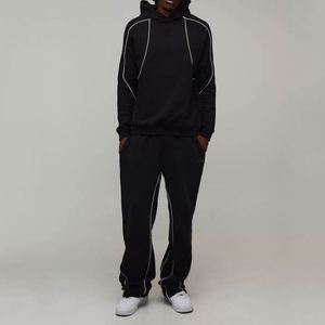 Sweat-shirt à capuche noir et blanc avec bordure contrastée, ensemble de survêtement personnalisé pour homme en deux pièces - Product Image 4