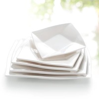 Vente chaude Assiettes carrées en mélamine blanche de luxe Haute performance Écologiques Assiettes carrées pour utilisation en restaurant Élégantes