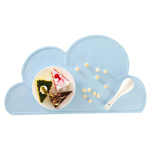 Set de repas pour bébé en silicone avec ventouse, comprenant un bol, une assiette isolante et des sets de table en forme de nuage pour enfants - Product Image 6