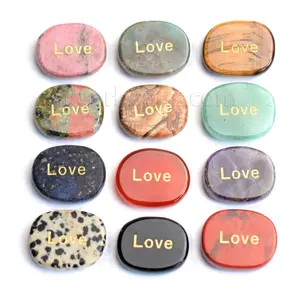 Pierres gravées avec des mots inspirants, galets plats, cristaux de guérison, pierres précieuses, mots positifs, pierres de poche pour la paix d'esprit, amour, joie - Product Image 1