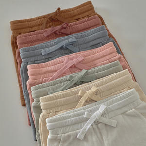 กางเกงขาสั้นผ้าฝ้ายสำหรับเด็กทารกที่อบอุ่นและน่ารัก โครงสร้างผ้าแจ็คการ์ดรังผึ้ง ระบายอากาศได้ดีและกันความร้อนสำหรับฤดูร้อน - Product Image 3