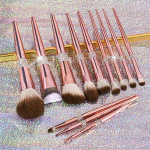 Ensemble de maquillage 12 pièces en laine douce Rose Gold Snow Fox Design comprend des outils de beauté pour le visage pour l'application de cheveux synthétiques - Product Image 1
