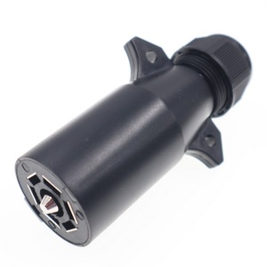 Conector de Enchufe de Remolque Impermeable de 7 Pines para Uso Automotriz y en RV, Color Negro Up1704 - Product Image 1