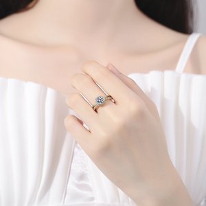 Anello in Ottone Placcato Argento con Design a Doppia Fila Scheletrata, Regolabile, con Zirconi Micro-incastonati, Lussuoso, Sofisticato, Casual e alla Moda - Product Image 6
