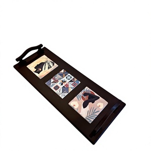 Plateau de service rectangulaire en bois UO Modern Art, base émaillée, design géométrique rustique, décoratif, avec poignée, artisanal - Product Image 1
