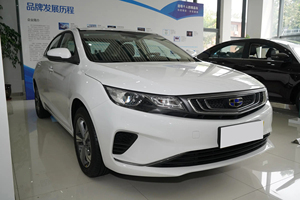 2018吉利帝豪<span class=keywords><strong>GL</strong></span> 1.8L精英智能版轿车流行二手成人廉价汽车真皮座椅深色内饰FWD中国制造