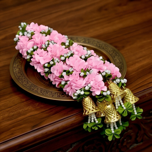 พวงมาลัยดอกไม้สีชมพูประดิษฐ์พร้อมกระดิ่งสีทอง ประดับตกแต่งแบบแขวนสำหรับงานแต่งงาน เทศกาล บ้าน วัด - Product Image 2