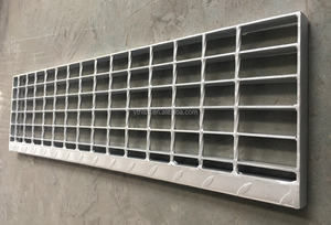 Marches d'escalier en acier galvanisé à dents pour extérieur - Product Image 2