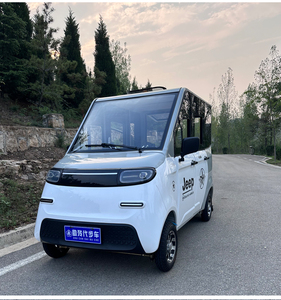 Une voiture motorisée accessible <span class=keywords><strong>en</strong></span> fauteuil roulant qui peut être conduite par une personne handicapée adulte qui utilise une voiture handicapée <span class=keywords><strong>en</strong></span> fauteuil roulant - Product Image 1