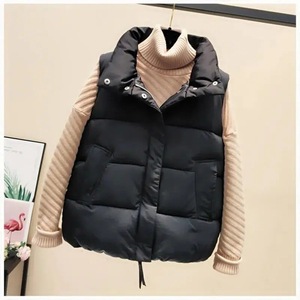 Women's Short Puffer Vest Off White Solid Color Polyester Wadding Loose Fit Outerwear With Zipper Pockets Autumn Winter Wear - Product Image 4