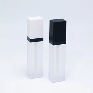 Vente en gros de tubes en verre pour gloss à lèvres, emballage cosmétique pour rouge à lèvres, tube carré givré de 3 ml avec couvercle noir - Product Image 5