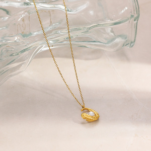 Collier superposé tendance avec pendentif lune incrusté de perles, chaîne dorée, style bureau, chaîne de clavicule, design géométrique, perles d'imitation - Product Image 4