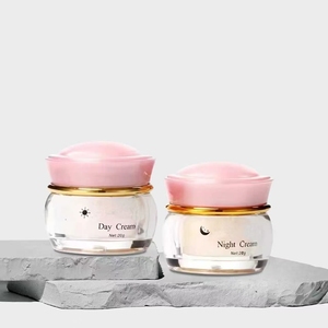 Crema y loción facial antiarrugas para adultos OEM Day Pearl Skin Spot Blanqueamiento Cosméticos de belleza - Product Image 3