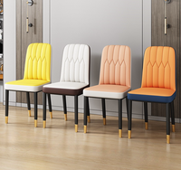 Ensemble de table à manger de luxe nordique avec structure en fer, durable et imperméable, 4 chaises pour hôtel ou restaurant