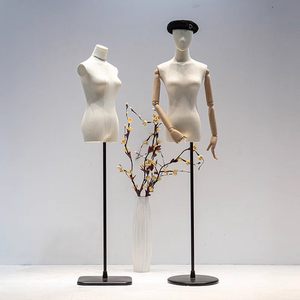 Manichino Femminile a Mezzo Busto in Fibra di Vetro Regolabile Stile Coreano per Esposizione di Abbigliamento Femminile di Alta Gamma - Product Image 3