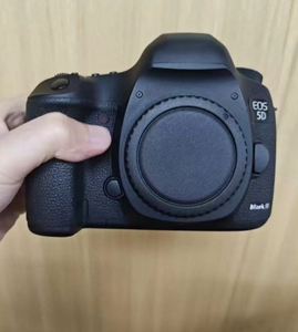 Cámaras Digitales Profesionales de Fotograma Completo Canon 5D Mark III SLR Usadas al por Mayor - Product Image 2