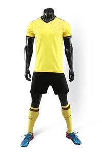 عالية الجودة مخصص الرجال الأبيض قمصان كرة قدم التسامي الدولية لكرة القدم ارتداء - Product Image 5