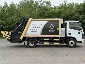 รถบรรทุกขยะแบบบีบอัดถังสามเหลี่ยมติดท้าย CNHTC 4x2 รุ่นใหม่ รถเก็บขยะแบบบีบอัด - Product Image 4