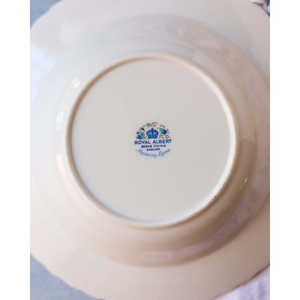 Service de 4 assiettes à soupe de luxe Royal Albert Memory Lane, en verre opale personnalisable, pour hôtels et restaurants gastronomiques - Product Image 1