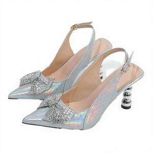 Zapatos de tacón alto retro de verano para mujer, con estampado de cola de fénix auspicioso, tacón fino, huecos, con un solo botón, para exteriores - Product Image 2