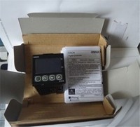 Nouveau E5CNQMP500 original (1 pièce) pour équipement d'automatisation