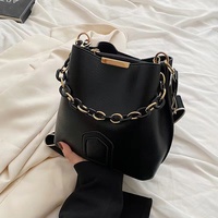 Sac à bandoulière en cuir PU pour femme, design portable, prix usine 2023, idéal pour l'automne/le printemps/l'été/l'hiver