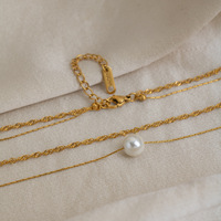 Collier superposé en fausses perles pour femme, en acier inoxydable plaqué or 18 carats PVD, chaîne empilée, style tendance, pour usage quotidien, élégant, idéal comme cadeau