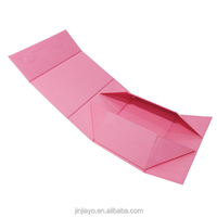 Boîte d'emballage cadeau en carton magnétique pliable rose de luxe imprimé de logo personnalisé revêtement UV et gaufrage pour chaussettes et fourrure