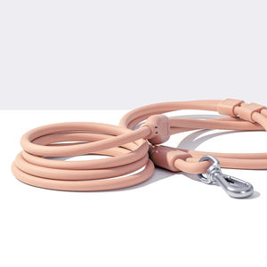 Harnais et laisse rétractables en PVC souple pour chien et chat - Léger et imperméable pour promener les animaux - Product Image 2