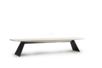 Banc d'extérieur avec base en métal et plateau en béton, stable, banc rectangulaire en béton avec patins réglables