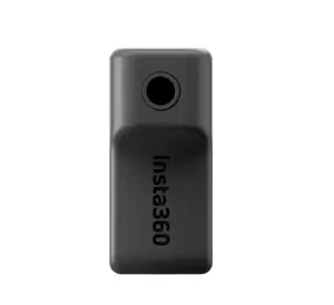 Insta360 X3麦克风适配器的库存，360拍摄并上传到Insta360应用程序，同时录制和充电