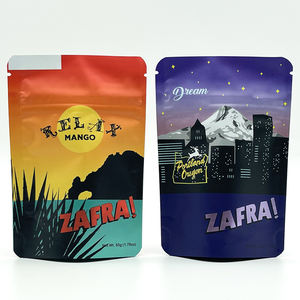 Sacs en plastique mat Mylar résistants aux enfants, à fermeture hermétique, doux au toucher, imprimés sur mesure - Product Image 3