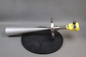 Transmetteur de niveau radar VEGAPULS 68 - Types d'antennes et matériaux : 316L, Hastelloy C22 - En stock - Product Image 1