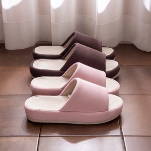 รองเท้าแตะผ้าลินินสำหรับผู้ชาย ใส่ได้ทุกฤดู แบบเปิดนิ้วเท้า กันลื่น เงียบ พร้อมพื้นรองรับแรงกระแทก ผลิตจากผ้าฝ้ายผสมลินิน สำหรับคู่รักในช่วงฤดูร้อน - Product Image 3