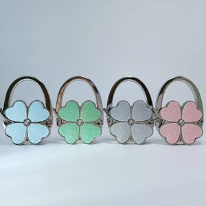 Crochet de sac à main en métal, motif trèfle à quatre feuilles porte-bonheur, cadeau artisanal - Product Image 1