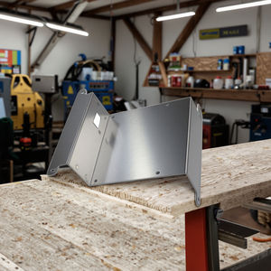 مصنع مخصص آلات قطع المشابك أجزاء تصنيع الألومنيوم قطع الصفائح المعدنية الانحناء - Product Image 1