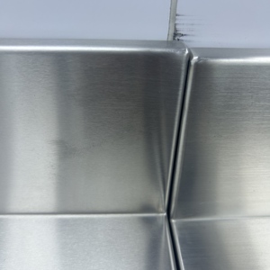 Tavolo da lavoro in acciaio inox resistente con paraschizzi, banco da lavoro in acciaio inox per altre forniture per hotel e ristoranti - Product Image 3