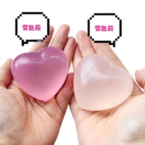 Juguete de malta en forma de corazón: Juguete de alta calidad que cambia de color y alivia el estrés - Product Image 3