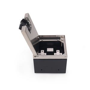 Boîte de plancher surélevé avec couvercle de prise de courant à verrouillage automatique et ports de données et d'alimentation intégrés - Product Image 5