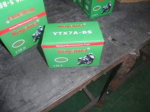 Batería de Motocicleta de 12v 7ah <span class=keywords><strong>YTX7A</strong></span>-<span class=keywords><strong>BS</strong></span> de la Mejor Calidad China a <span class=keywords><strong>Precio</strong></span> de Mayoreo para el Mercado de Nigeria/India - Product Image 6