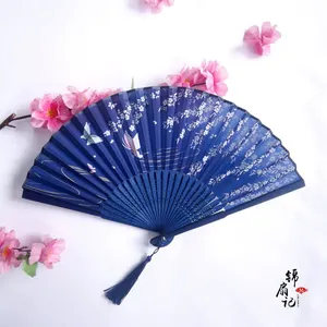 Éventail pliant en bambou avec logo personnalisé et motifs peints style amour pour mariages, cadeaux d'affaires et occasions de Noël - Product Image 6