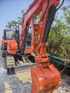 Excavatrice d'occasion Kubota U55 de 5,5 tonnes (5 tonnes) du Japon, faible nombre d'heures de travail, mini-pelle d'occasion U55-4 KX155 KX161 KX163 À VENDRE - Product Image 2