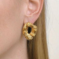 Boucles d'oreilles clous X&L en acier inoxydable étanche plaqué or 18 carats, motif cercle creux, bijoux de charme populaires pour femmes, mode quotidienne